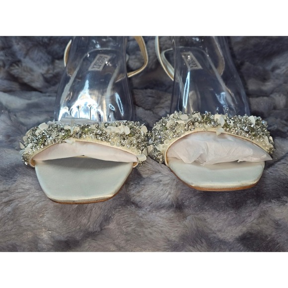 Badgley Mischka Telissa White Silver Embellished Ankle Strap Heels Size 12 - Picture 2 of 7